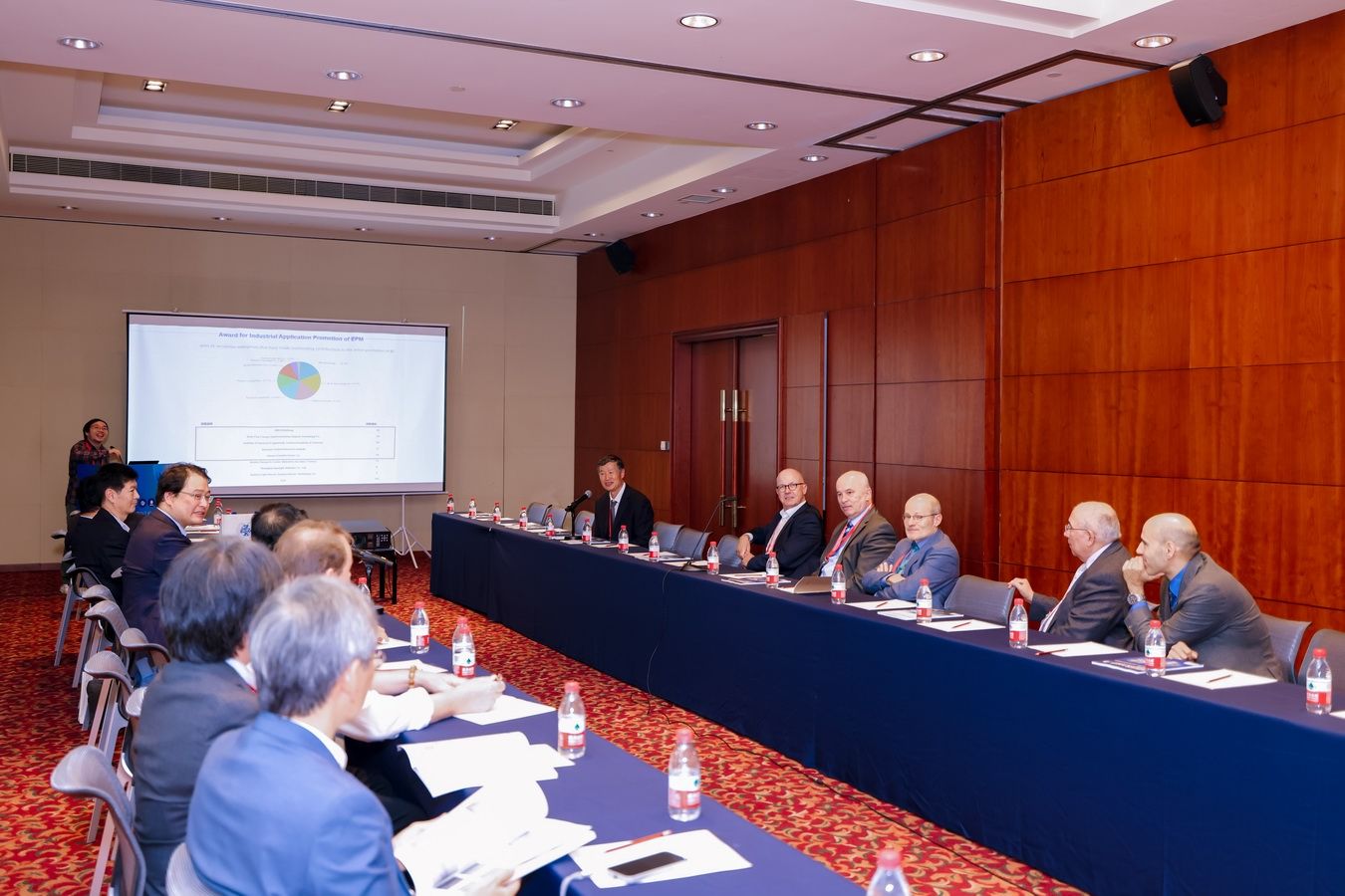 调解巨细 聚会大图.jpg