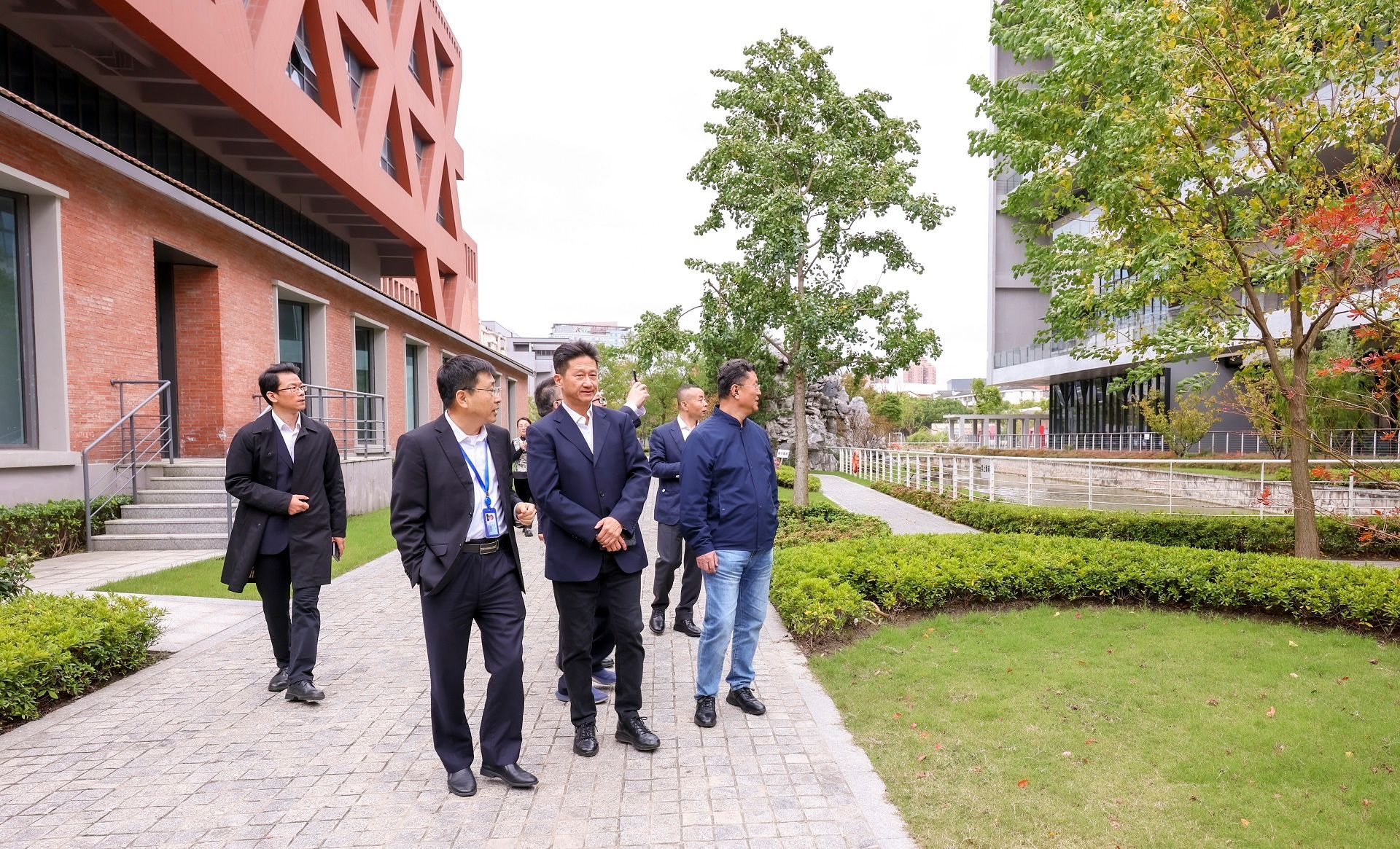 34D72869E5170E54DC05536F1BA_93F3EDBF_A2424